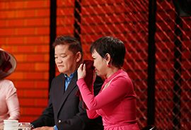 Việt Hương bật khóc nức nở trước tình cảm của bà mẹ đơn thân Hương Giang vì dám một mình sinh con tại căn bếp